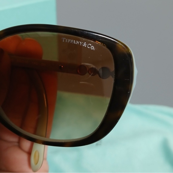 Tiffany & Co. Elegant Black Sunglasses - Picture 4 of 4